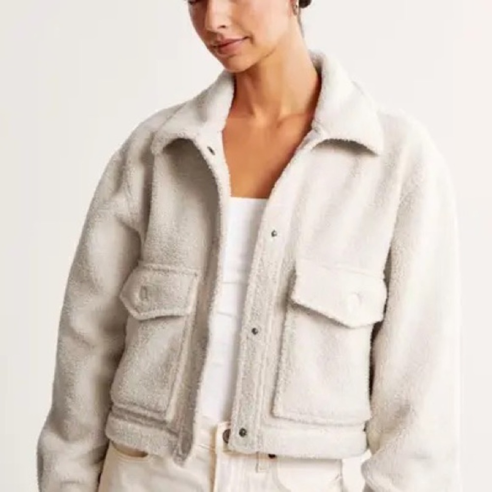NWT A&F Cropped Sherpa Shirt Jacket - Picture 2 of 4